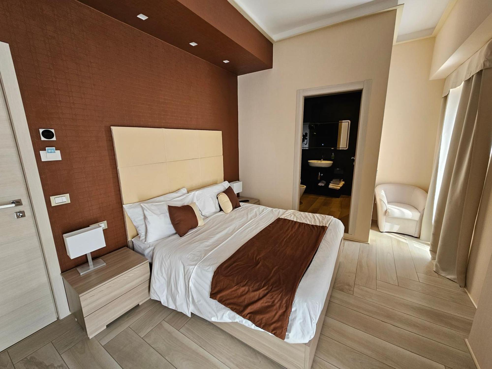 Astoria Boutique Suites 莱切 外观 照片